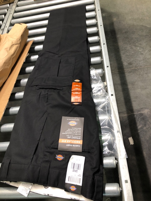 Photo 2 of Dickies Men's Regular Straight Stretch Twill Cargo Pant 32W x 32L Black