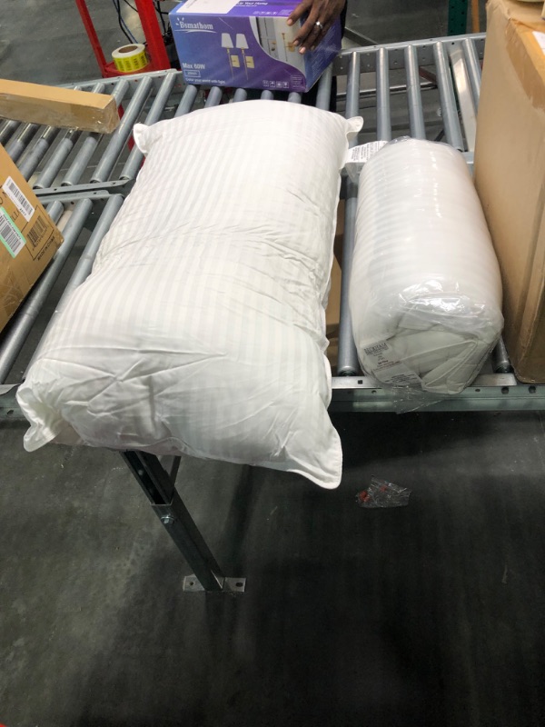 Photo 2 of Beckham Hotel Collection Bed Pillows King Size Set of 2 - Down Alternative Bedding Gel Cooling Big Pillow for Back, Stomach or Side Sleepers--------- One is open----- The other one is not 