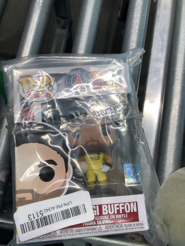 Photo 2 of G?i?a?n?l?u?i?g?i Buffon: P?o?p?! Football Vinyl Figurine Bundle with 1 Compatible 'ToysDiva' Graphic Protector (024-39909 - B)