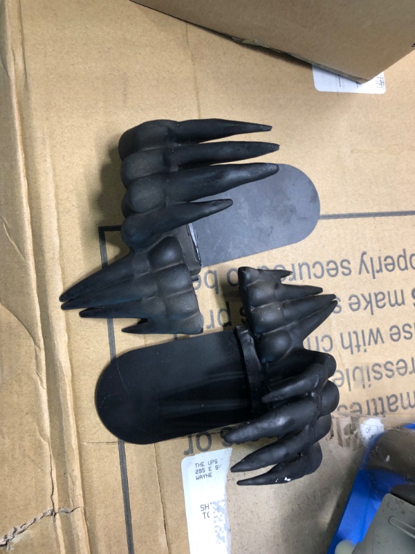Photo 1 of Enrichoice 2pcs Creepy Demon Hand Bookmark,Latex Material Unique Horror 3D Bookmarks,Halloween Devils Hand Bookmark (2 pcs Demon Hand Bookmark 2 demon