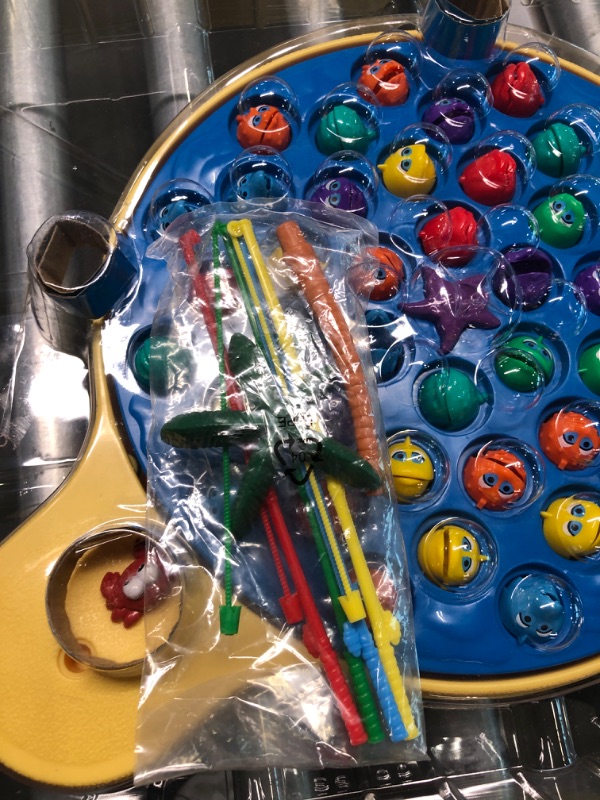 Photo 1 of Pressman Let's Go Fishin' XL: Deep Sea Edition, Multicolor, 5"