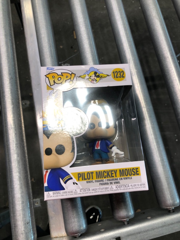 Photo 3 of Funko Disney Mickey Mouse One : Walt’s Plane - Pilot Mickey Mouse Pop!