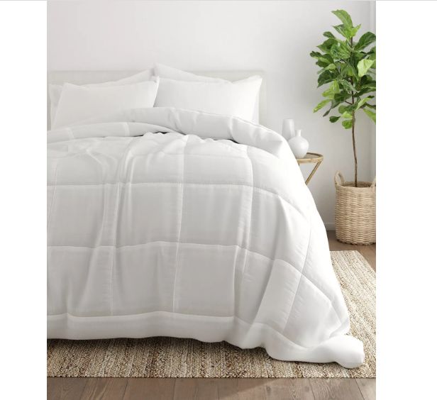 Photo 1 of home collection comforter with two pillows cases king size 