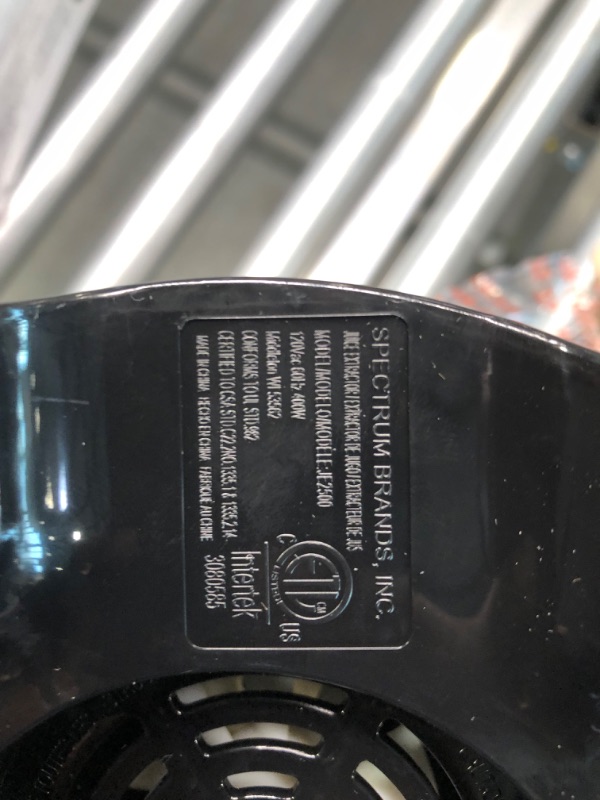 Photo 1 of BLACK+DECKER 400-Watt Fruit and Vegetable Juice Extractor, Black, JE2400BD
