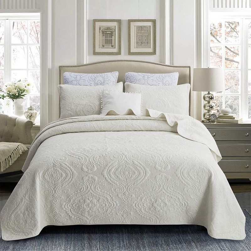 Photo 1 of cream king quilt set 3 piece 