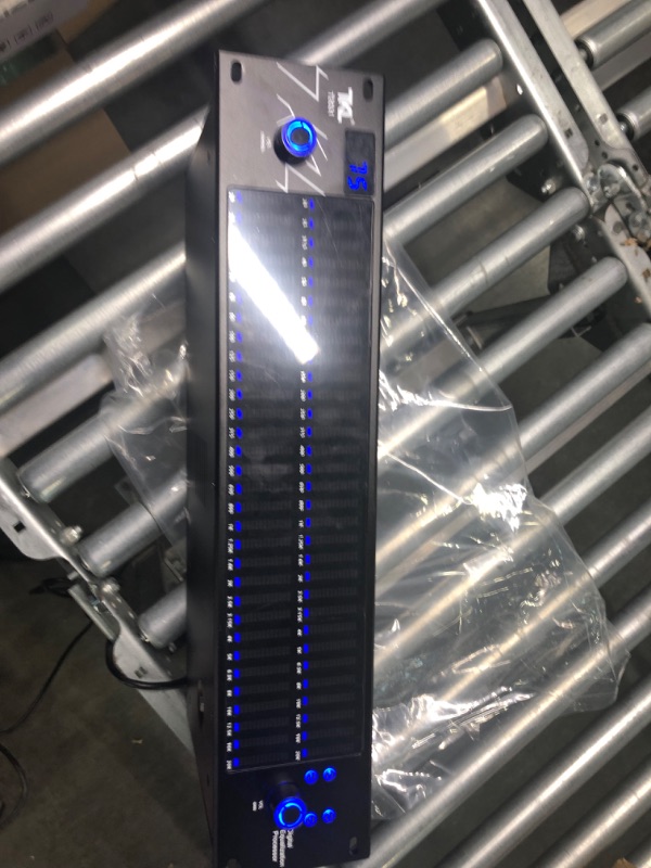 Photo 3 of TKL T2531 Professional Graphic Equalizer Audio Processor Two 31-Band Spectrum Display 2U Audio Digital Equalizador Professional Sound system Professional Equalizers For KTV Stage Performance