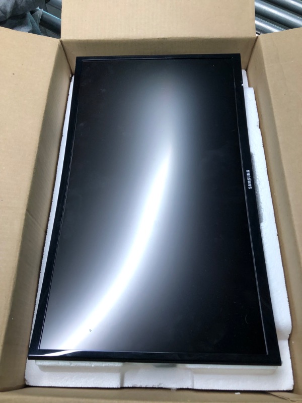 Photo 1 of SAMSUNG 24-Inch CRG5 144Hz Curved Gaming Monitor (LC24RG50FQNXZA) Computer Monitor, 1920 x 1080p Resolution, 4ms Response, FreeSync, Game Mode, HDMI, Model C24RG50FZN