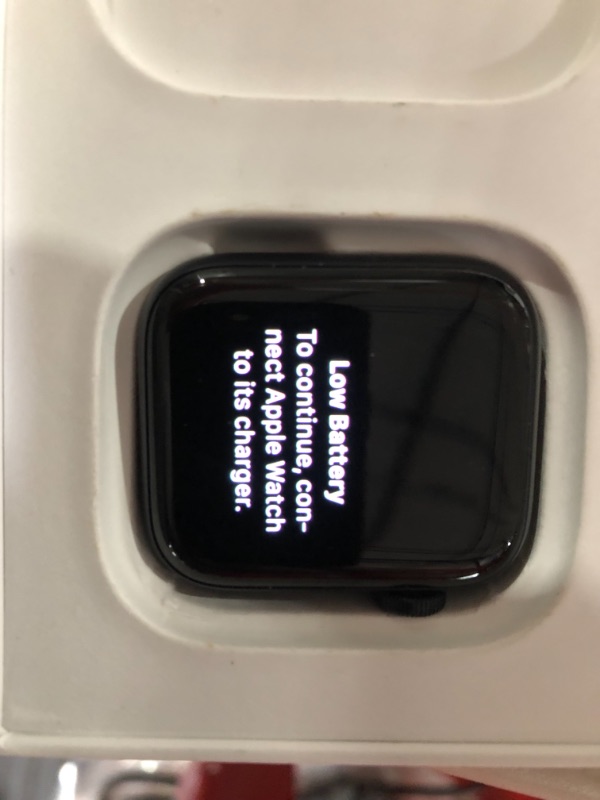 Photo 2 of Apple Watch SE (2nd Gen) [GPS 40mm] Smart Watch