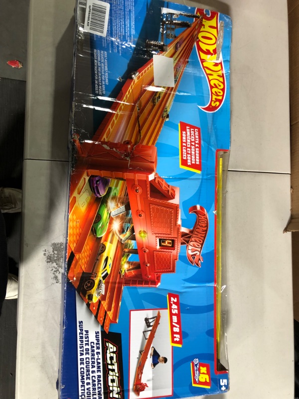 Photo 2 of ?Hot Wheels Track Set with 6 