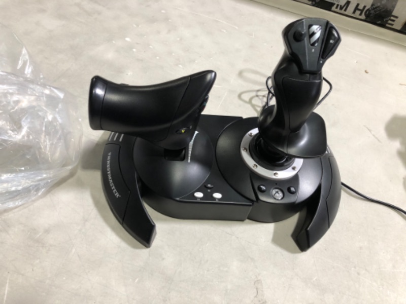 Photo 2 of ** SEE NOTES** Thrustmaster T-Flight Hotas One (XBOX Series X/S & XOne and Windows)