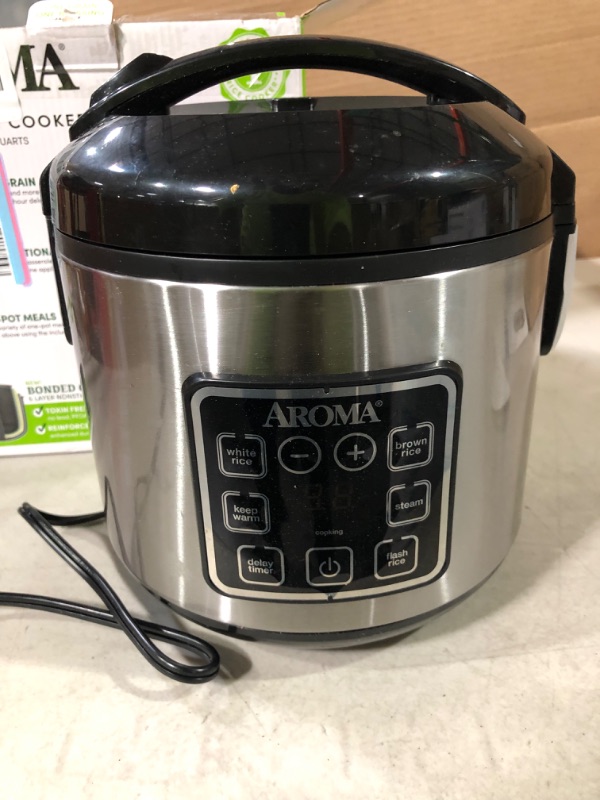 Photo 3 of Aroma Housewares ARC-914SBD Digital Cool-Touch Rice Grain Cooker