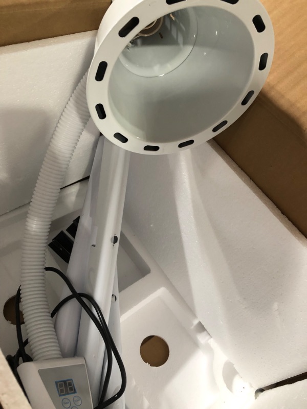 Photo 1 of Generic White Lamp