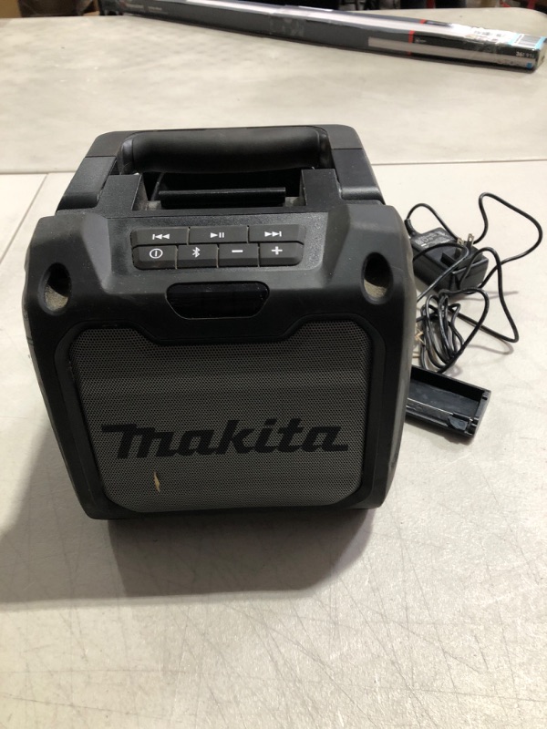 Photo 2 of Makita XRM08B 18V LXT / 12V max CXT Lithium-Ion Cordless Bluetooth Job Site Speaker, Tool Only Black