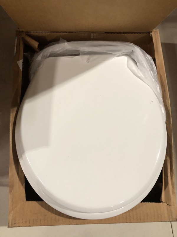 Photo 2 of [USED] Benton Soft Close Round Enameled Wood Toilet Seat 