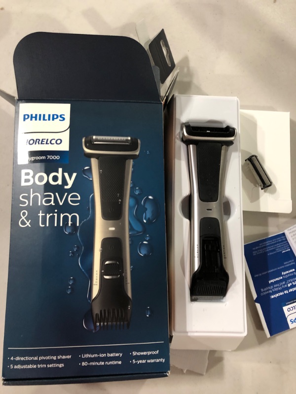 Photo 2 of Bodygroom Series 7000 (BG7030/49) Showerproof Dual-sided Body Trimmer & Shaver