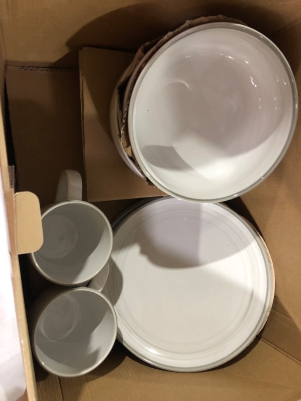 Photo 2 of *SEE NOTES* Royal Doulton ED Ellen Degeneres Crafted Brushed Glaze 14-Piece White Dinnerware Set