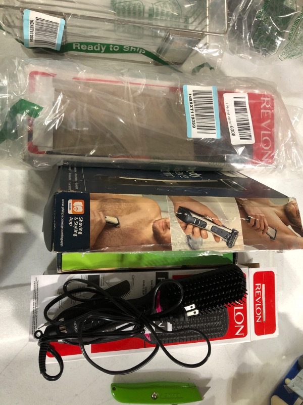 Photo 1 of 2 Revlon Salon One Step XL Straightening Heated Hair Brush 4 and clippers
