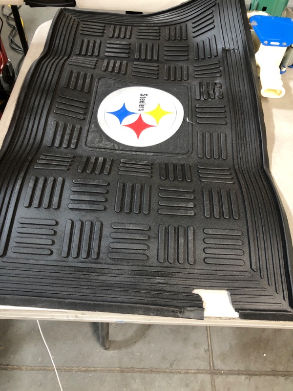 Photo 2 of FANMATS NFL Men,Unisex-Adult,Women Medallion Door Mat Pittsburgh Steelers 19.5" x 31.25" Team Colors