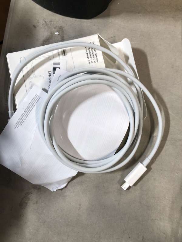 Photo 2 of Apple Thunderbolt Cable (2.0 m) 2.0m