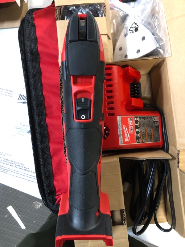 Photo 8 of *BATTERY INOPERABLE** Milwaukee 2626-21CP M18 18-Volt Lithium-Ion Cordless Oscillating Multi-Tool Kit