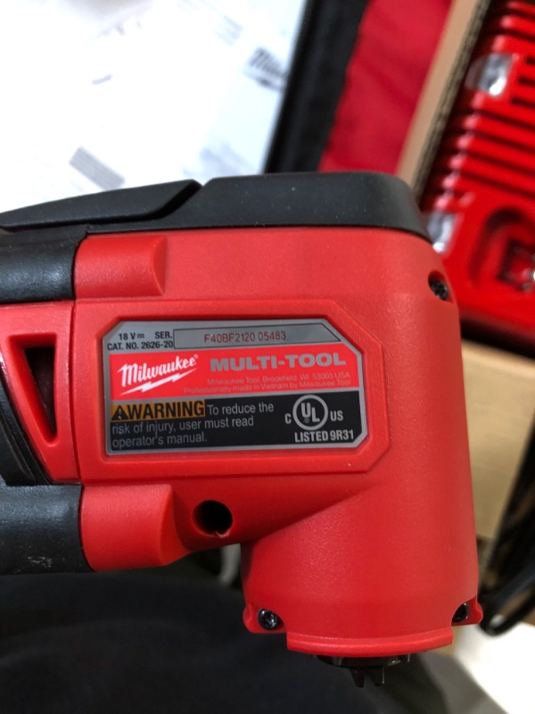Photo 13 of *BATTERY INOPERABLE** Milwaukee 2626-21CP M18 18-Volt Lithium-Ion Cordless Oscillating Multi-Tool Kit