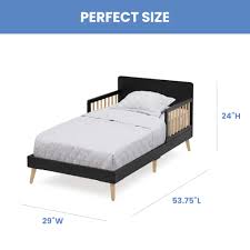 Photo 4 of Delta Children Logan Wood Toddler Bed