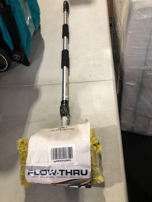 Photo 2 of Carrand 93097 Flow-Thru 10" Bi-Level Wash Brush with 71" Extension Pole