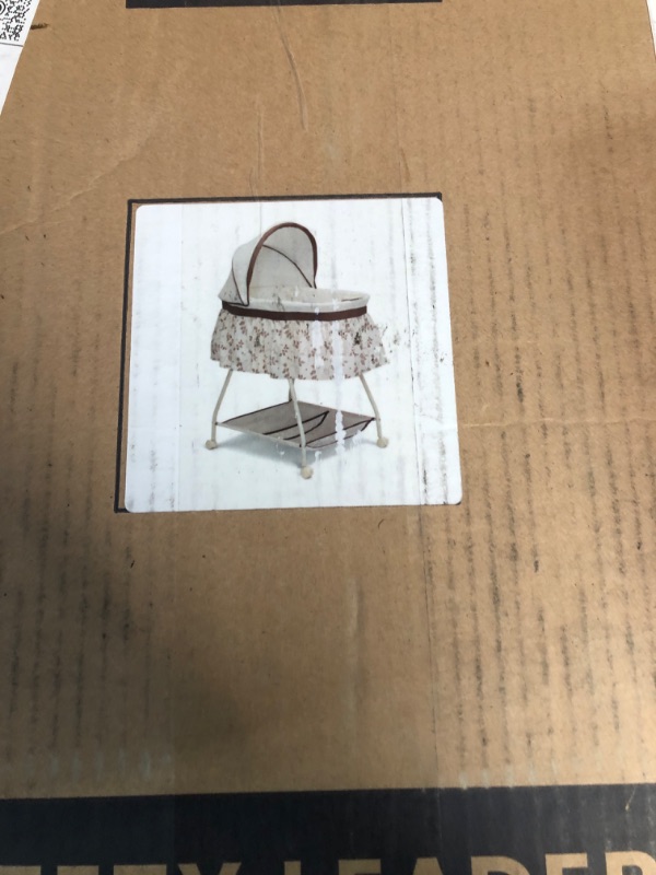 Photo 1 of Delta Children Deluxe Sweet Beginnings Bedside Bassinet 