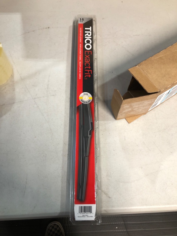 Photo 2 of Bosch Automotive Bosch ICON 16A Wiper Blade, Up to 40% Longer Life* - 16" (Pack of 1) 16A Single