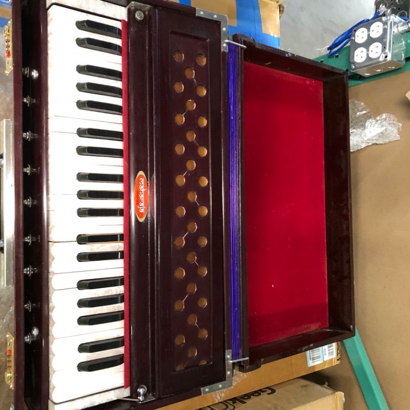 Photo 6 of Maharaja Musicals, Folding Harmonium Instrument, In USA, 9 Stops, Rosewood Color, Safri, 3 1/2 Octave, Coupler, Bag, Tuned To A440, Musical Instrument Indian (AHF) **SEE NOTES**