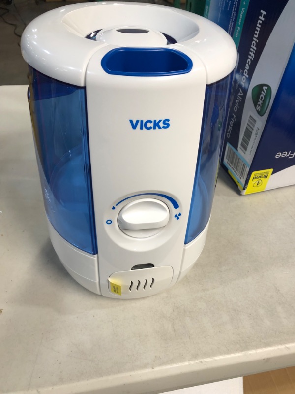 Photo 2 of **NEW** Vicks Filter-Free CoolRelief Cool Mist Humidifier, Medium Room, 1.2 Gallon Tank 