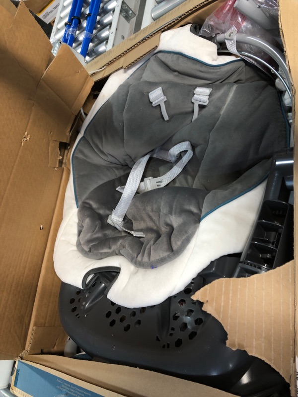 Photo 2 of Graco DuetSoothe Swing and Rocker Sapphire