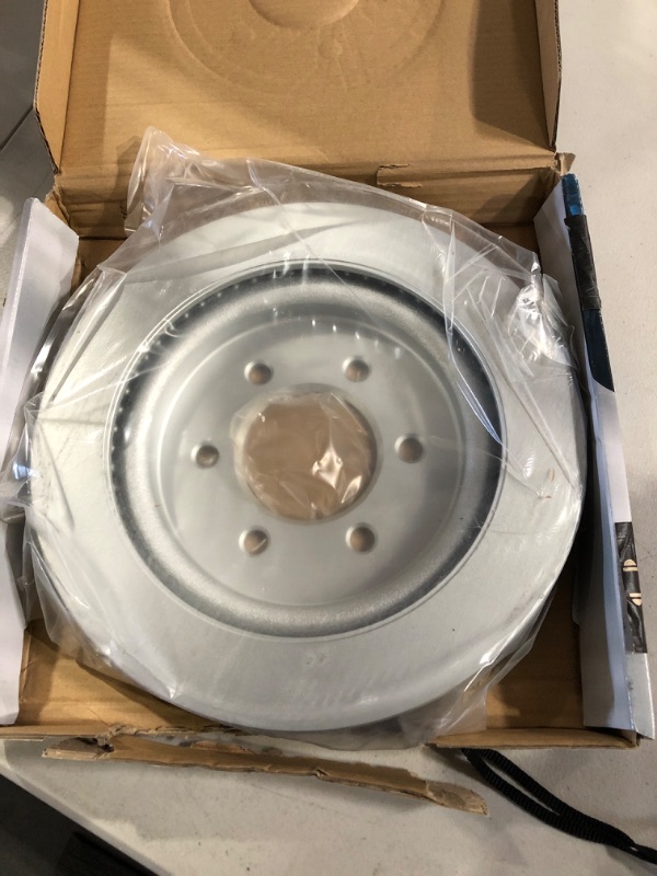 Photo 3 of Raybestos Element3 Replacement Rear Disc Brake Rotor for select Ford Expedition & F150, Lincoln Navigator vehicles, Part No.682263FZN,Silver