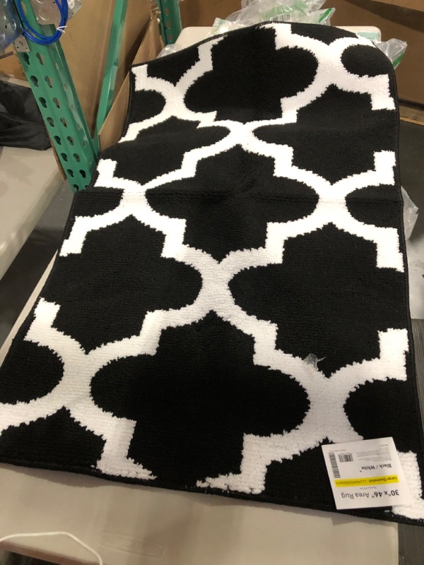 Photo 3 of (2 COUNT) Garland Rug Large Quatrefoil Area Rug, 30 x 46", Black/White Black/White 30 in x 46 in