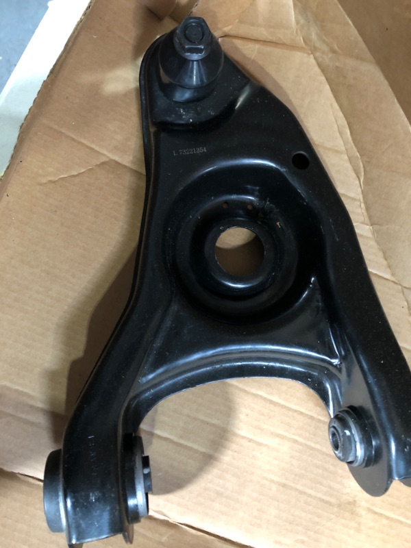 Photo 3 of MOOG RK620900 Control Arm and Ball Joint Assembly