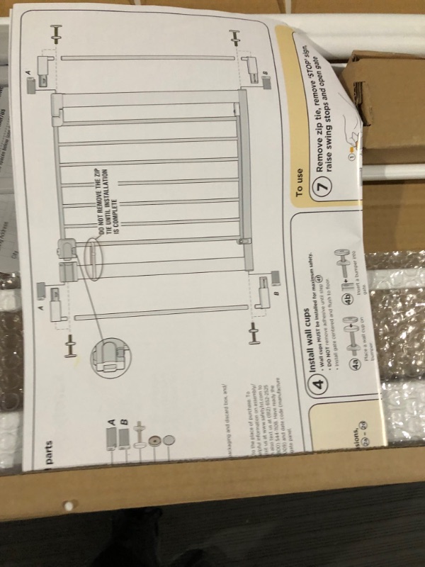 Photo 1 of *NEW* Safety 1st Easy Install 28" Walk Thru Gate, Fits Between 29" and 38" 38x28 Inch (Pack of 1) Original Size White