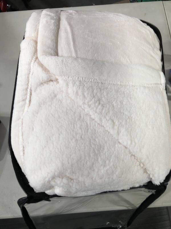 Photo 5 of *SEE NTOES* Beautyrest Heated Microlight to Berber Elect Electric Blanket with Two 20 Heat Level Setting Controllers, King: 90x100, Ivory