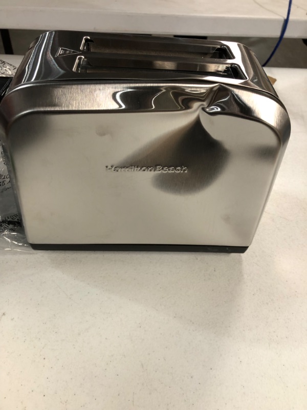 Photo 2 of **USED/SEE NOTES**Hamilton Beach 2 Slice Toaster with Extra Wide Slots, Shade Selector, Auto-Shutoff, Cancel Button and Toast Boost, Black