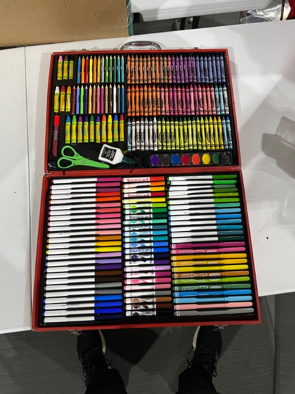 Photo 2 of Crayola Masterworks Art Case, Over 200 Piece, 