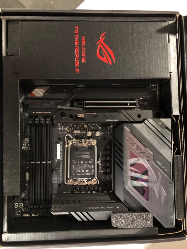 Photo 2 of **SEE NOTES**
ASUS ROG Strix Z790-E ATX Gaming Motherboard 