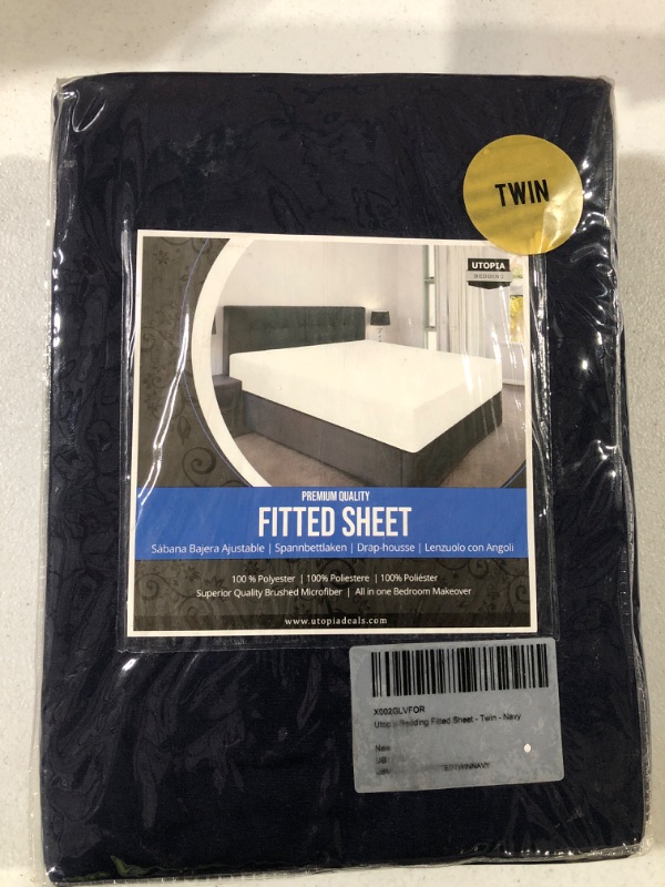 Photo 8 of *BUNDLE - SHEETS/TOWELS *
Utopia Towels 6 Piece Luxury Hand Towels Set, (16 x 28 inches), 
(2) Utopia Bedding Twin Fitted Sheet, Bottom Sheet, Deep Pocket, Soft Microfiber. 
Utopia Towels Cotton Banded Bath, Bathroom Floor Towel (Pack of 2)