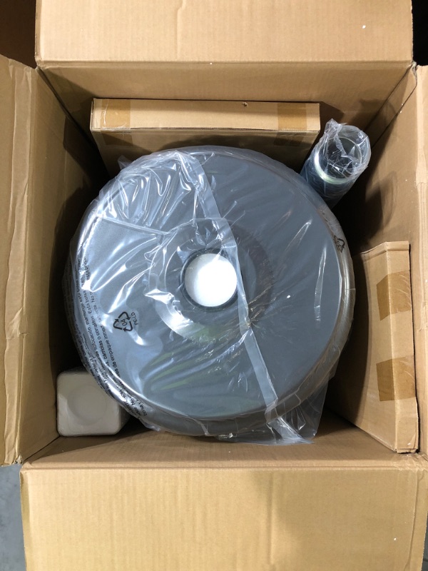 Photo 1 of Amazon Basics 46