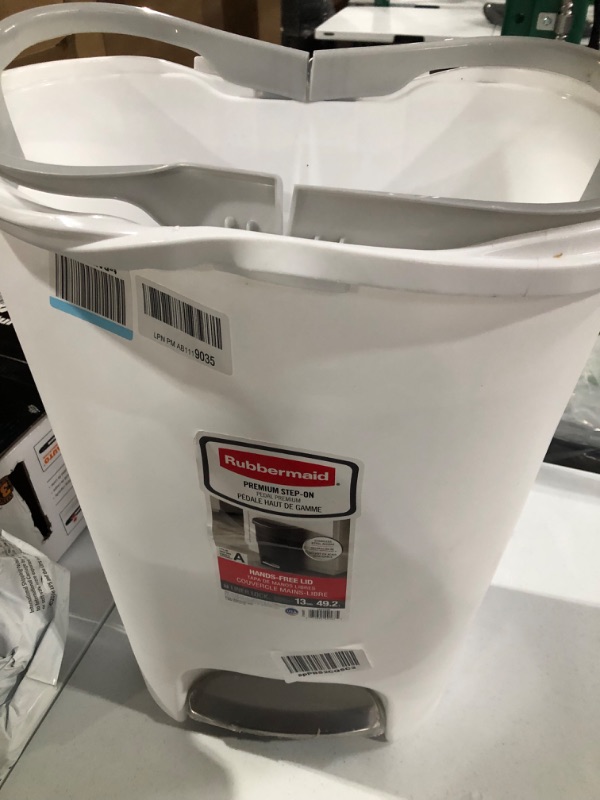 Photo 3 of **SEE NOTES** Rubbermaid Classic 13 Gallon Premium Step-On Trash Can