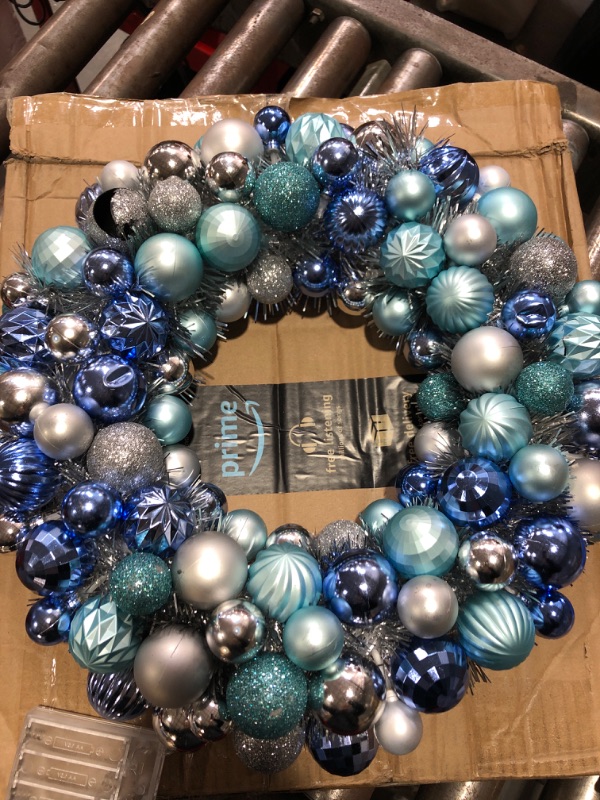 Photo 2 of **SEE NOTES**
Christmas Ball Wreath 13" Xmas Wreaths Ornaments Glitter