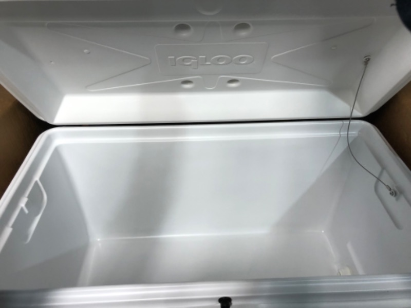 Photo 2 of ** 1 HANDLE BROKEN** Igloo Marine Ultra Cooler