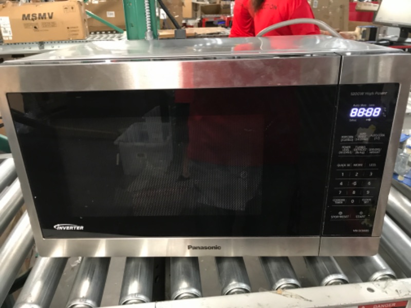 Photo 2 of [Working] Panasonic 1.3CuFt Stainless Steel Countertop Microwave Oven NN-SC668S.