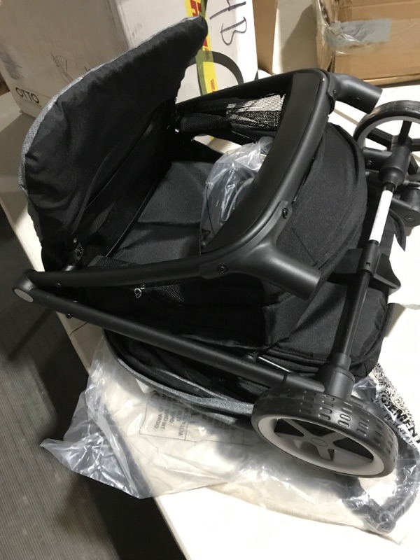 Photo 3 of Evenflo GOLD Otto Self-Folding Stroller