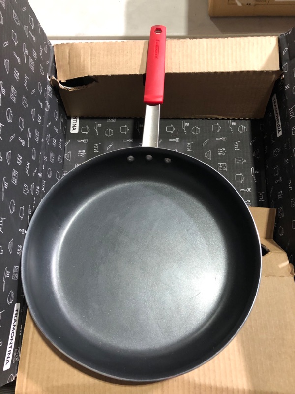 Photo 3 of [USED/DAMAGE] Tramontina Professional Nonstick Restaurant Fry Pan, 14"