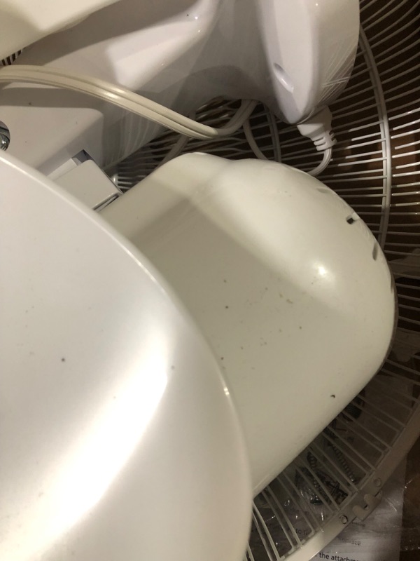 Photo 2 of [USED/DAMAGE] Hurricane Classic 16 Inch Oscillating Fan