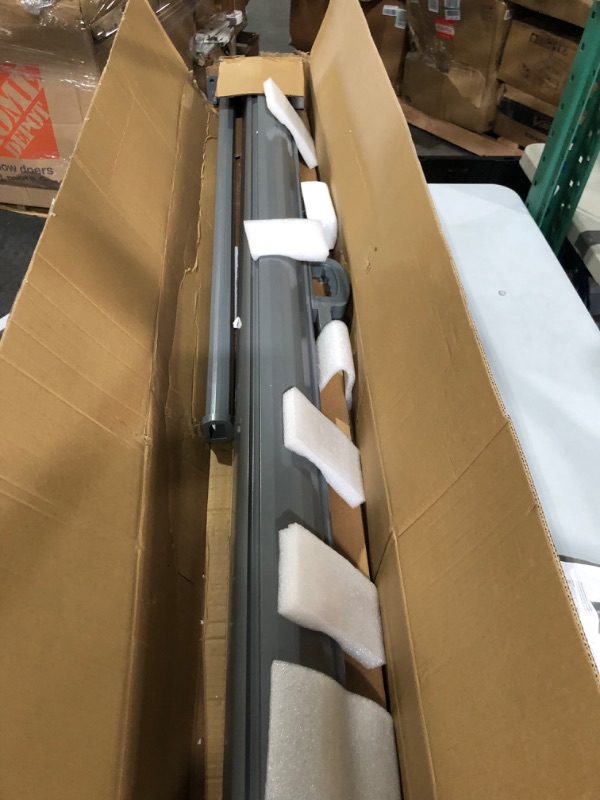 Photo 1 of VEVOR Retractable Side Awning Retractable Patio Screen 